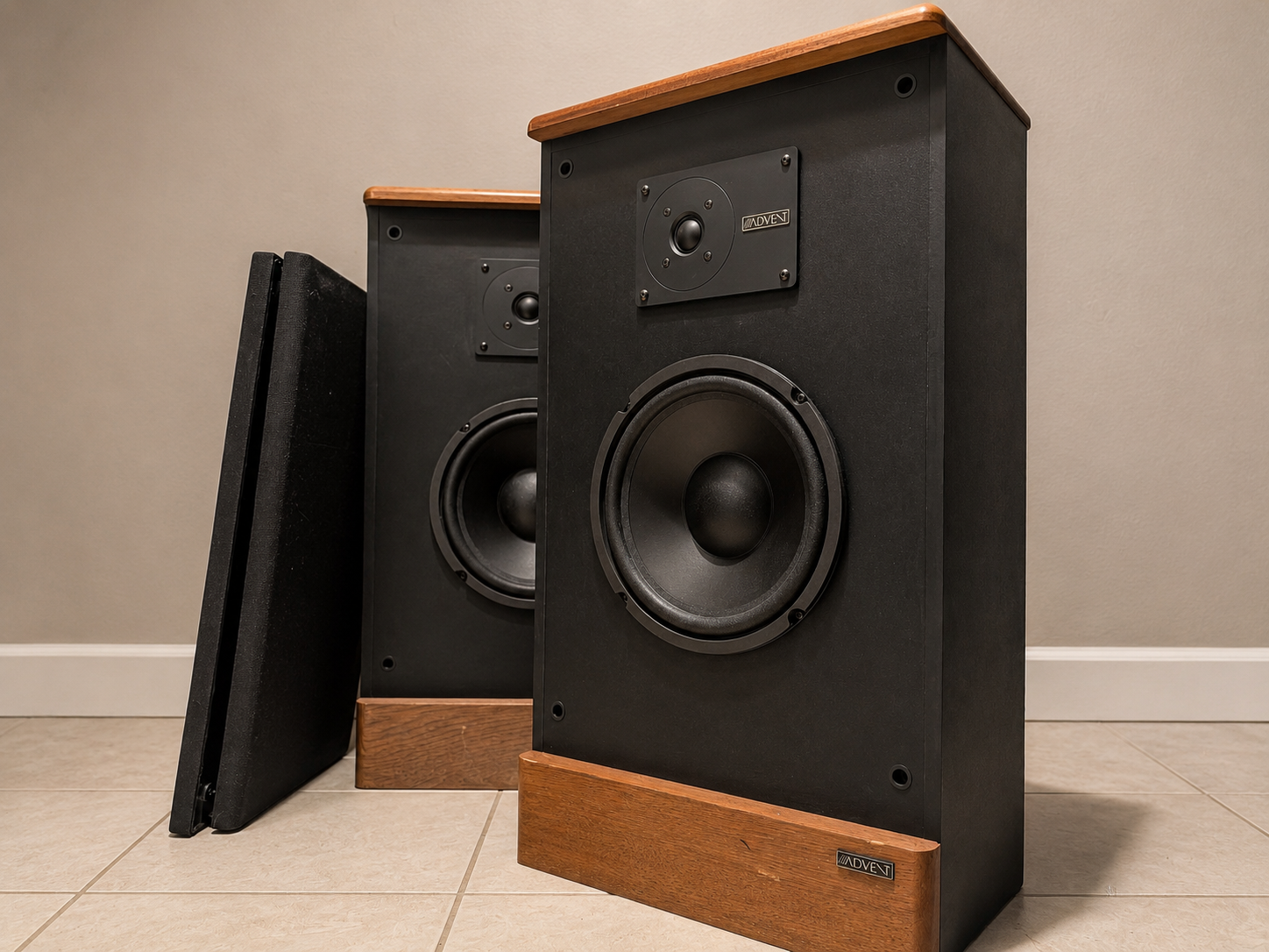 Vintage Advent floorstanding loudspeakers